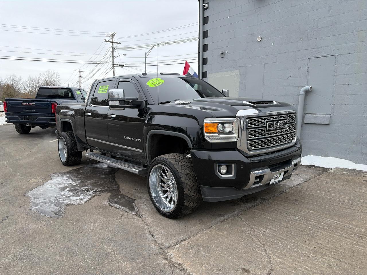 GMC Sierra 2500HD Denali Crew Cab 4WD 2018