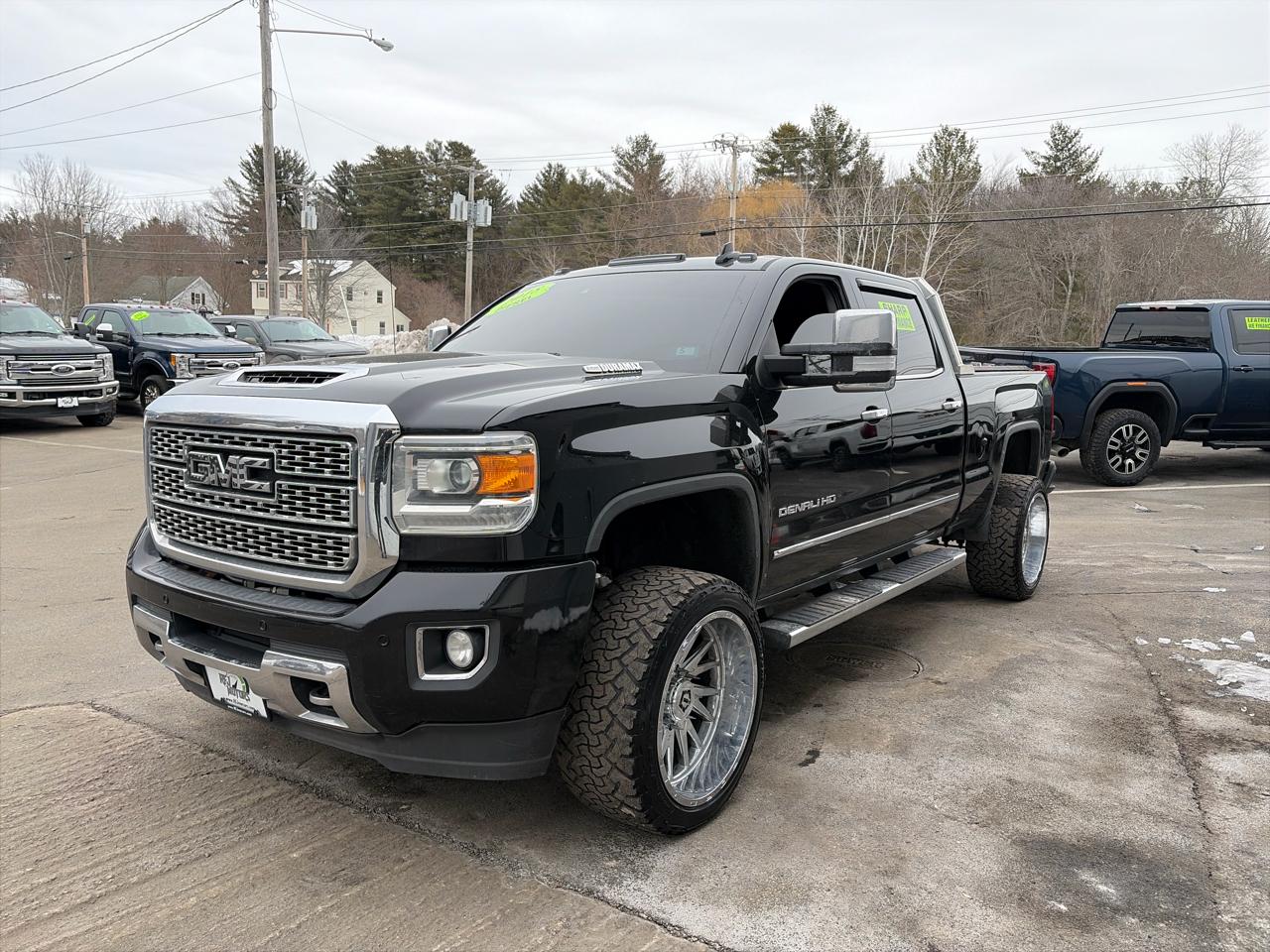 GMC Sierra 2500HD Denali Crew Cab 4WD 2018