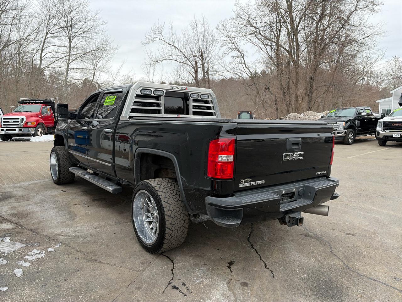 GMC Sierra 2500HD Denali Crew Cab 4WD 2018