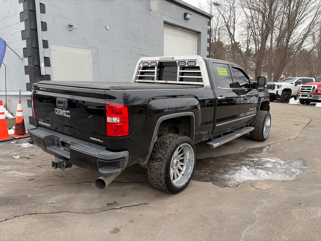 GMC Sierra 2500HD Denali Crew Cab 4WD 2018