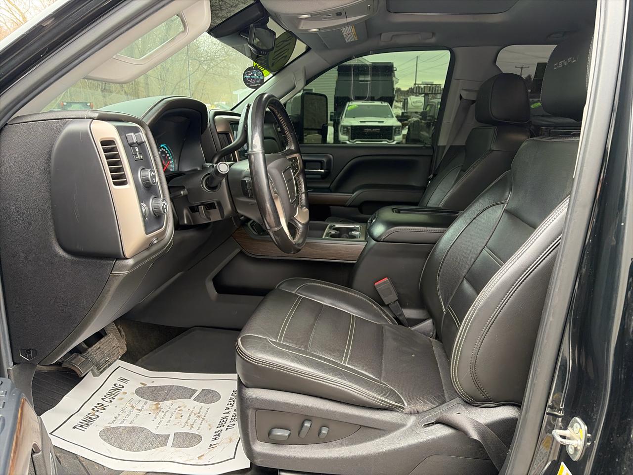 GMC Sierra 2500HD Denali Crew Cab 4WD 2018