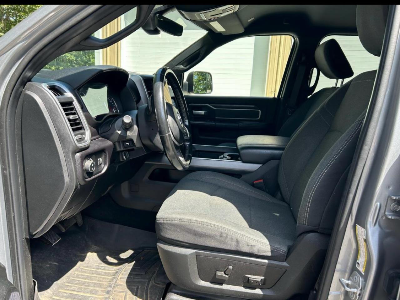 RAM 2500 Big Horn Mega Cab 4WD 2021