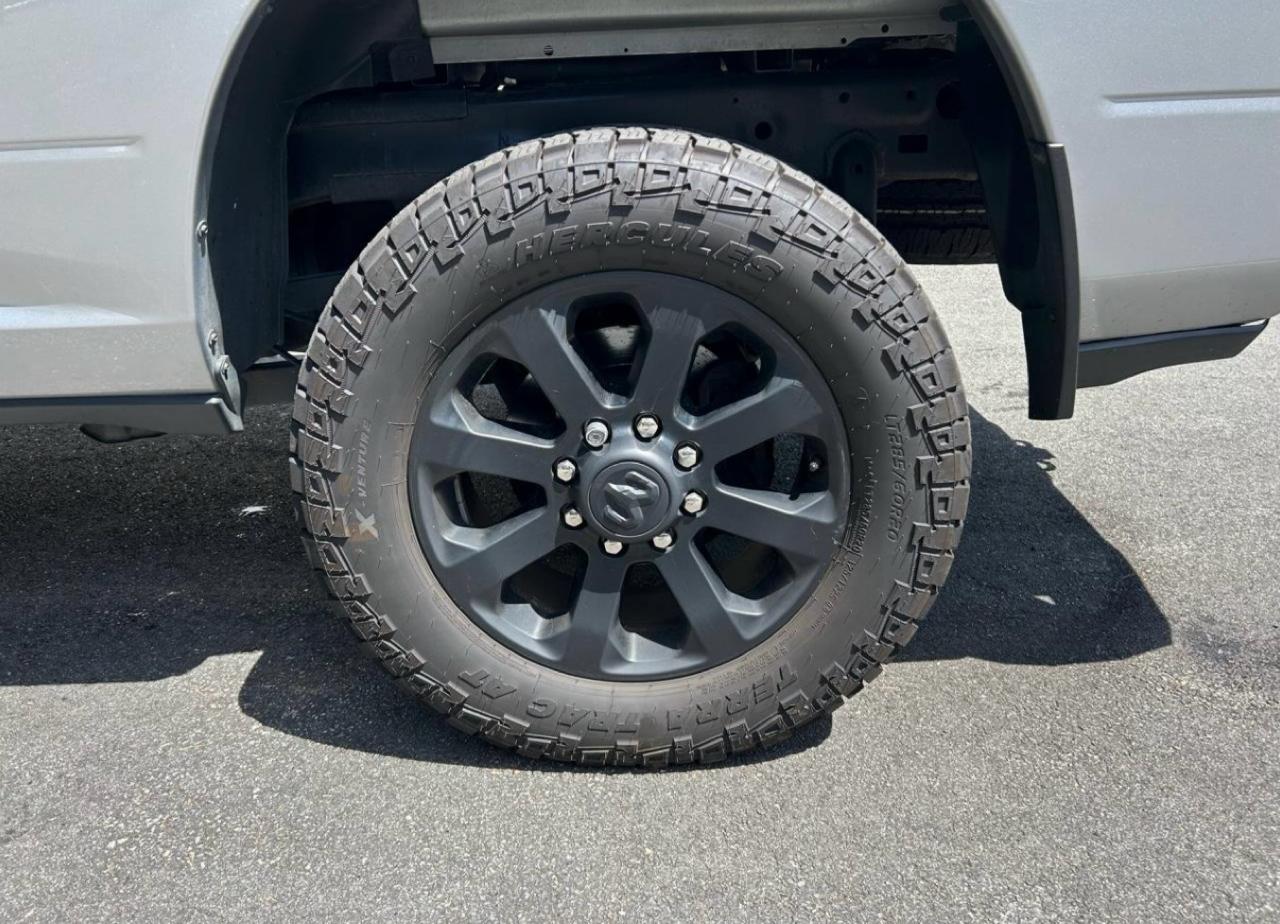 RAM 2500 Big Horn Mega Cab 4WD 2021