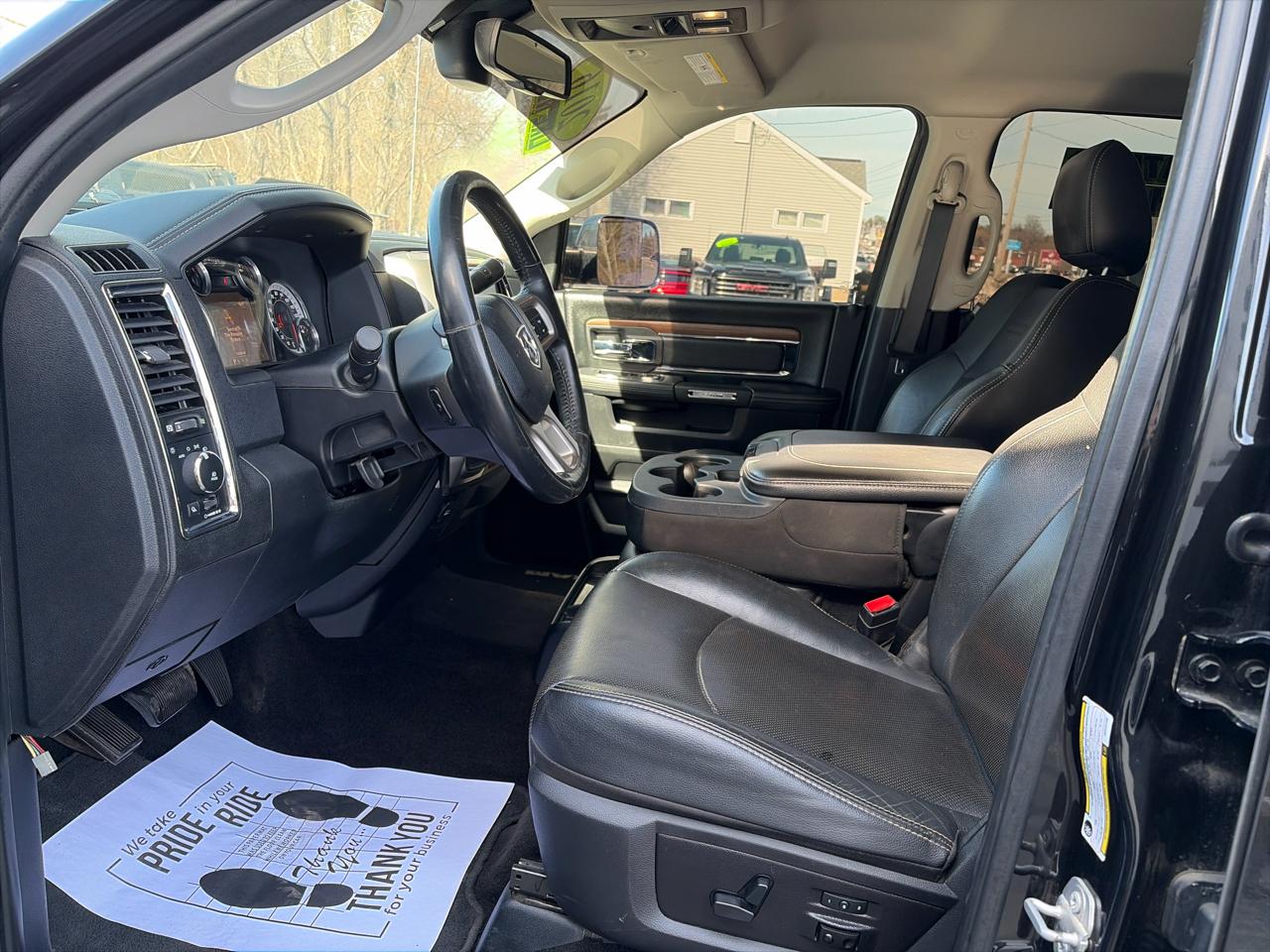 RAM 2500 Laramie Crew Cab SWB 4WD 2016