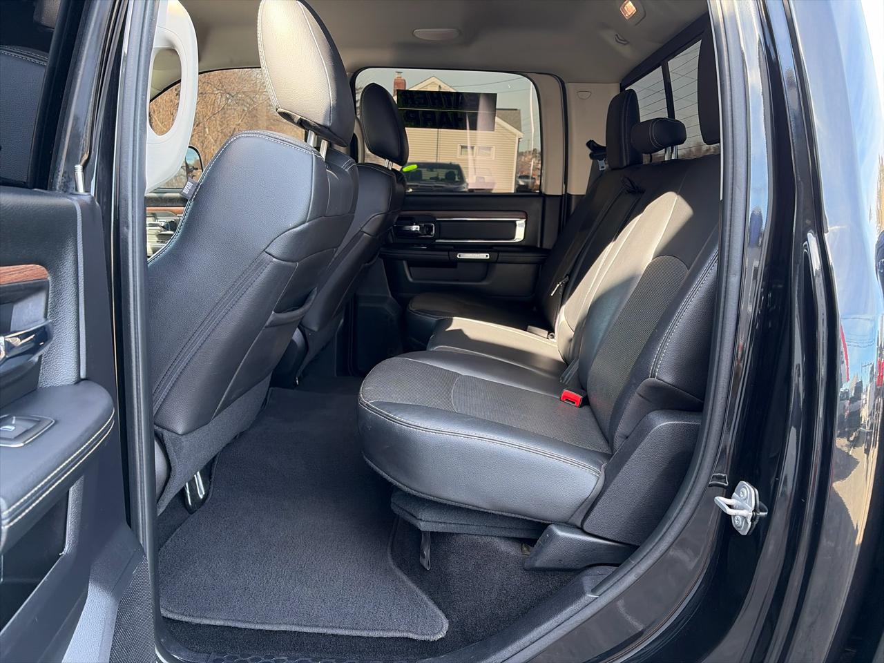 RAM 2500 Laramie Crew Cab SWB 4WD 2016