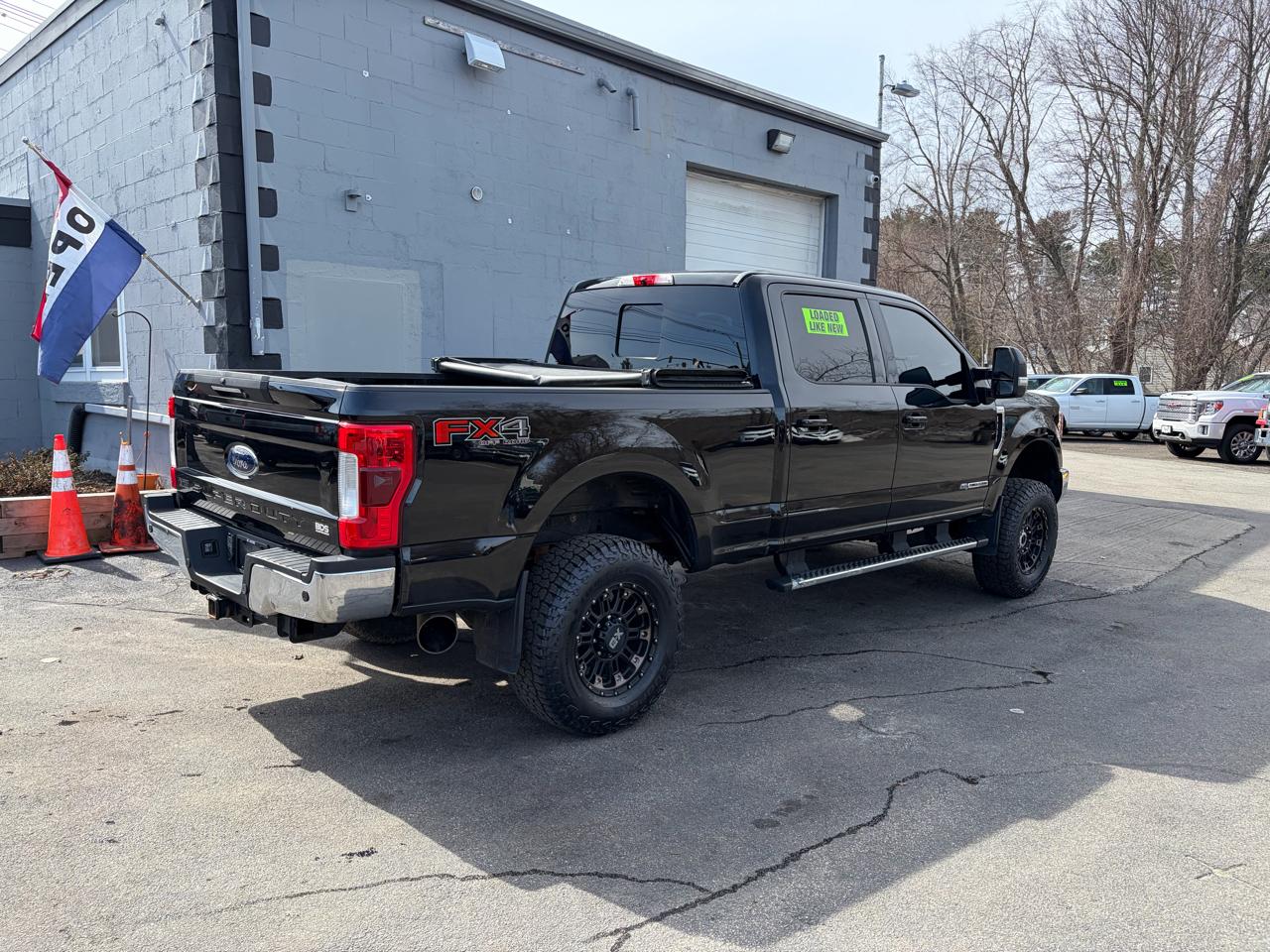 Ford F-250 SD Lariat Crew Cab Short Bed 4WD 2017