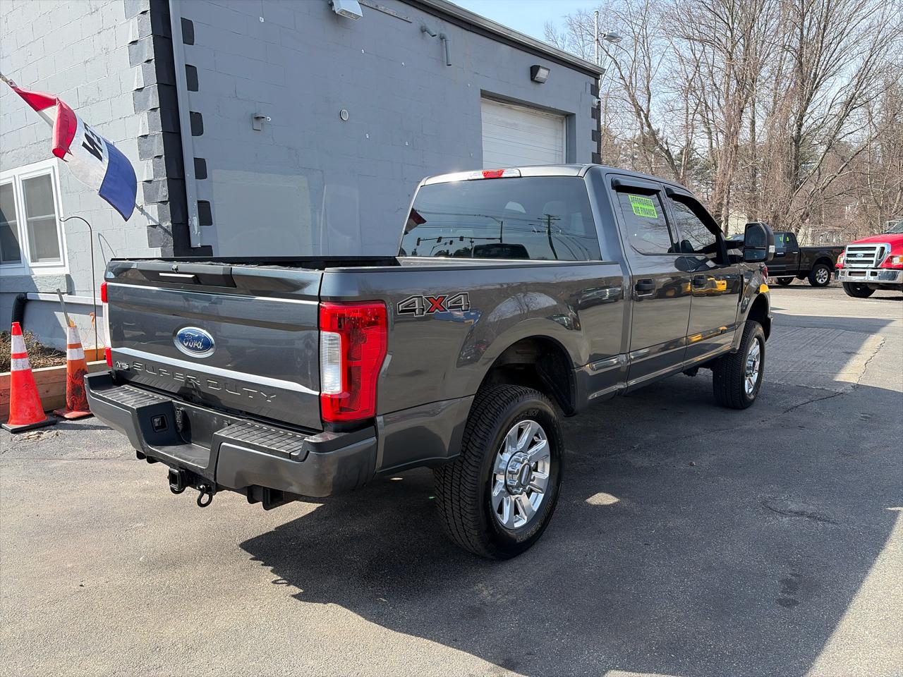 Ford F-250 SD XLT Crew Cab 4WD 2018