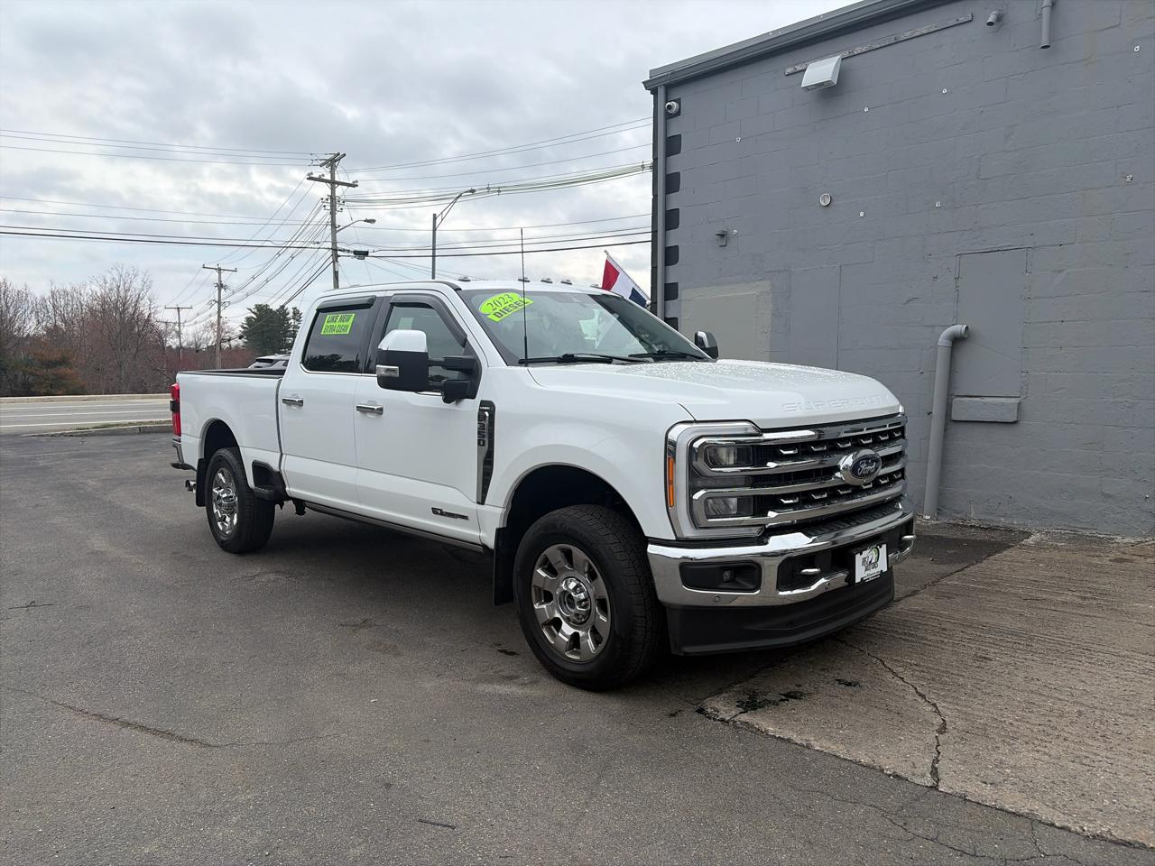 Ford F-350 SD Lariat Crew Cab 4WD 2023