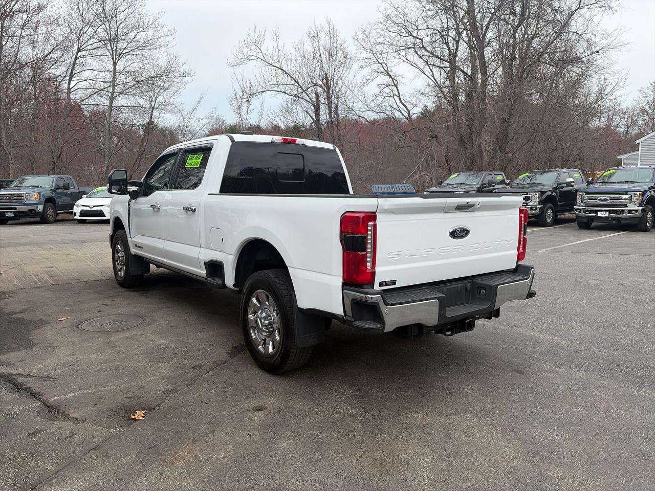 Ford F-350 SD Lariat Crew Cab 4WD 2023
