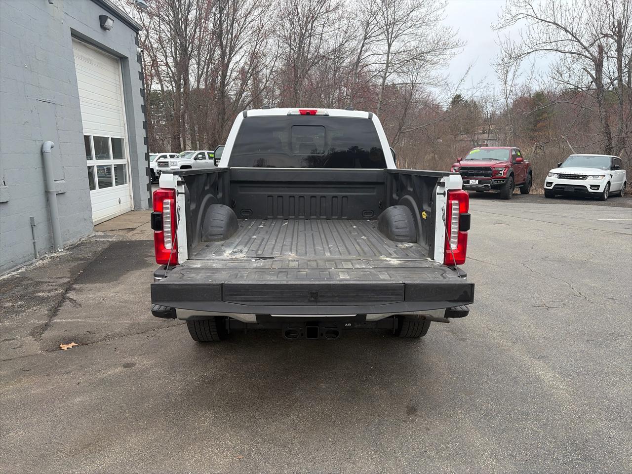 Ford F-350 SD Lariat Crew Cab 4WD 2023