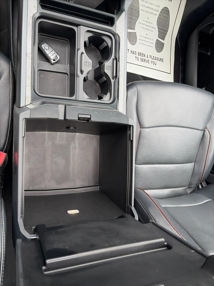 Ford F-350 SD Lariat Crew Cab 4WD 2023