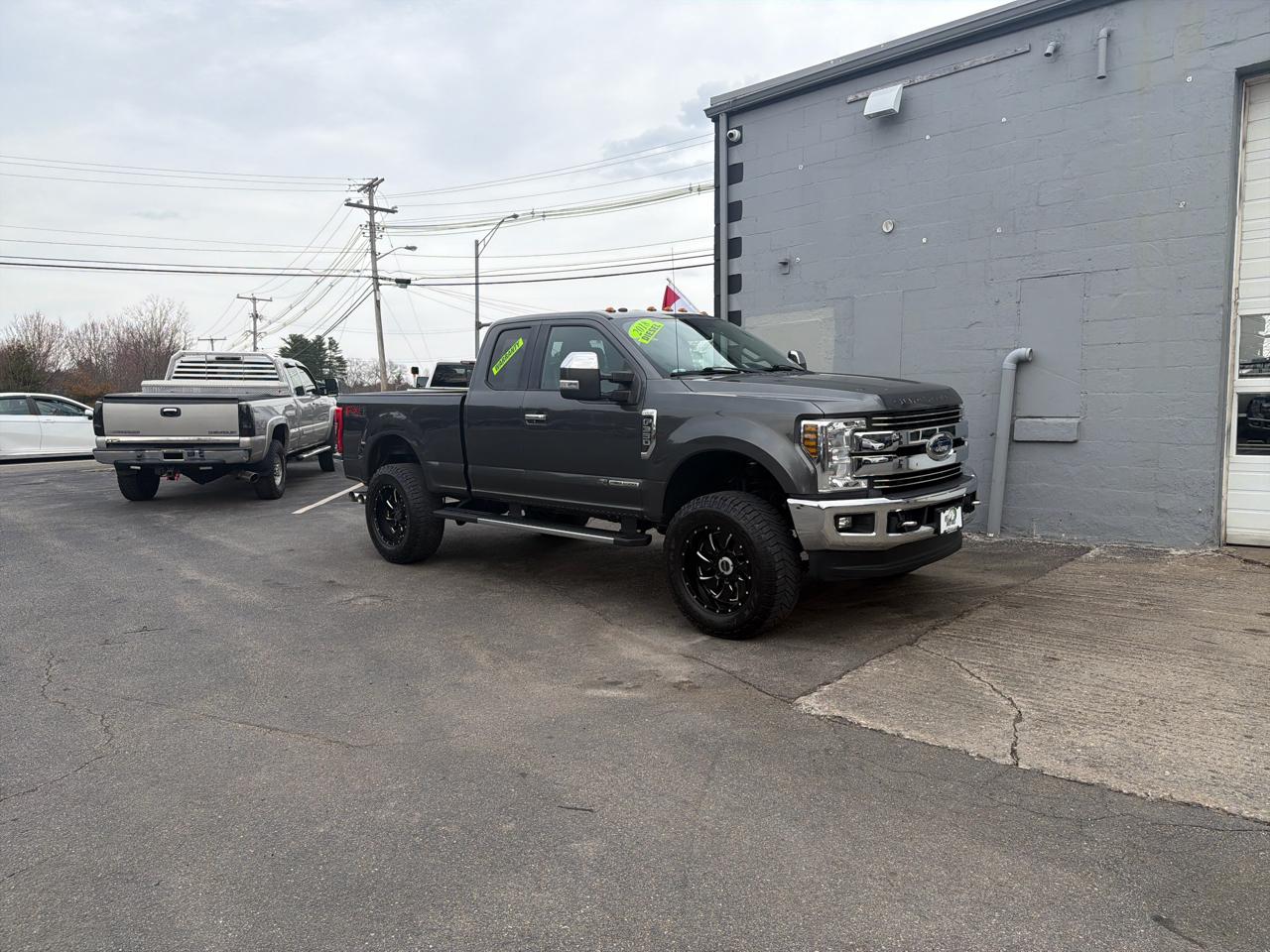 Ford F-350 SD Lariat SuperCab 4WD 2018