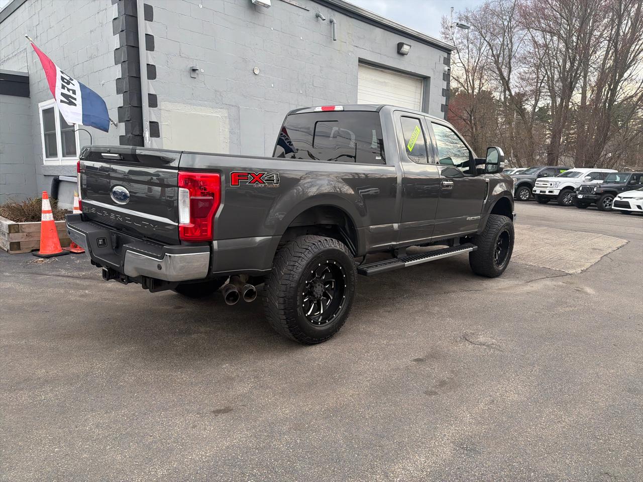 Ford F-350 SD Lariat SuperCab 4WD 2018
