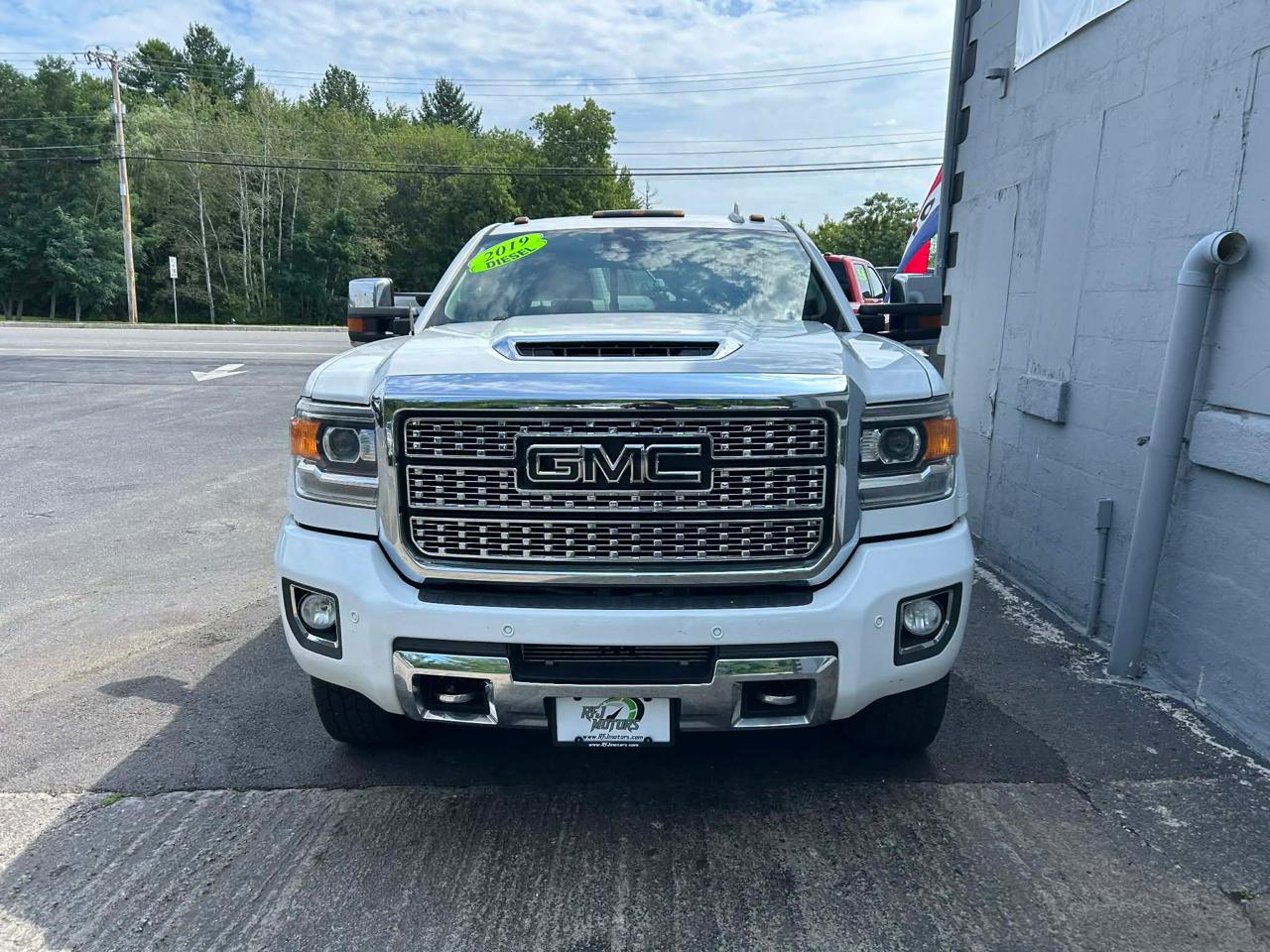 GMC Sierra 3500HD Denali Crew Cab Long Box 4WD 2019