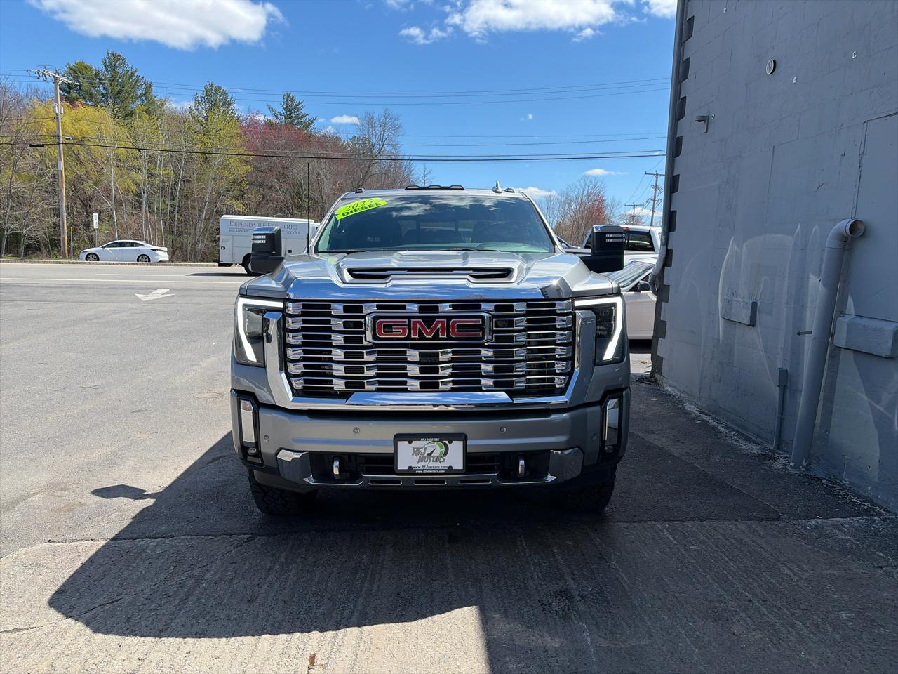 GMC Sierra 3500HD Denali Crew Cab 4WD 2025