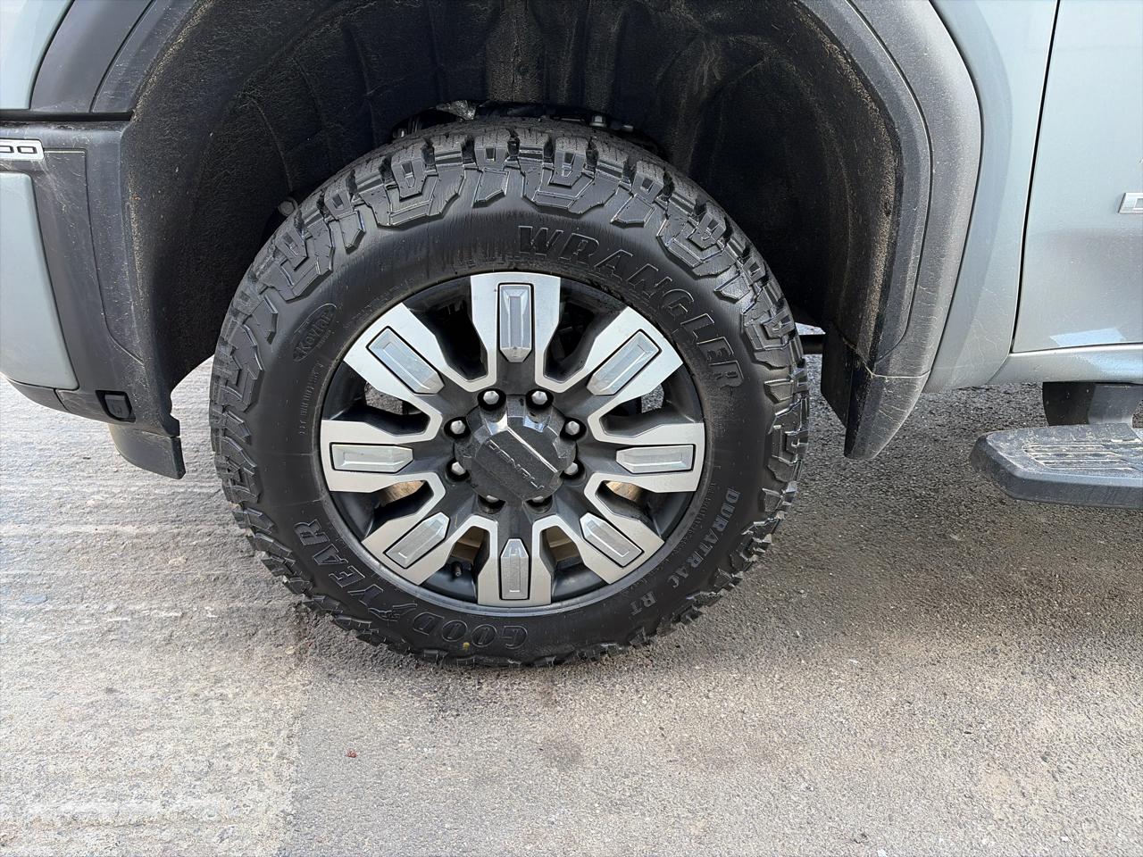 GMC Sierra 3500HD Denali Crew Cab 4WD 2025