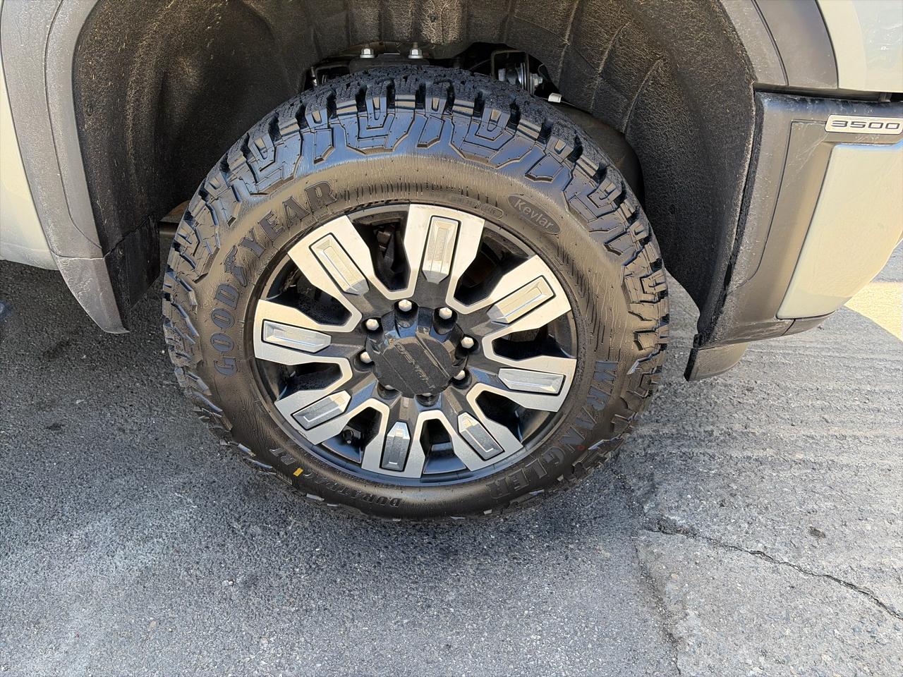 GMC Sierra 3500HD Denali Crew Cab 4WD 2025