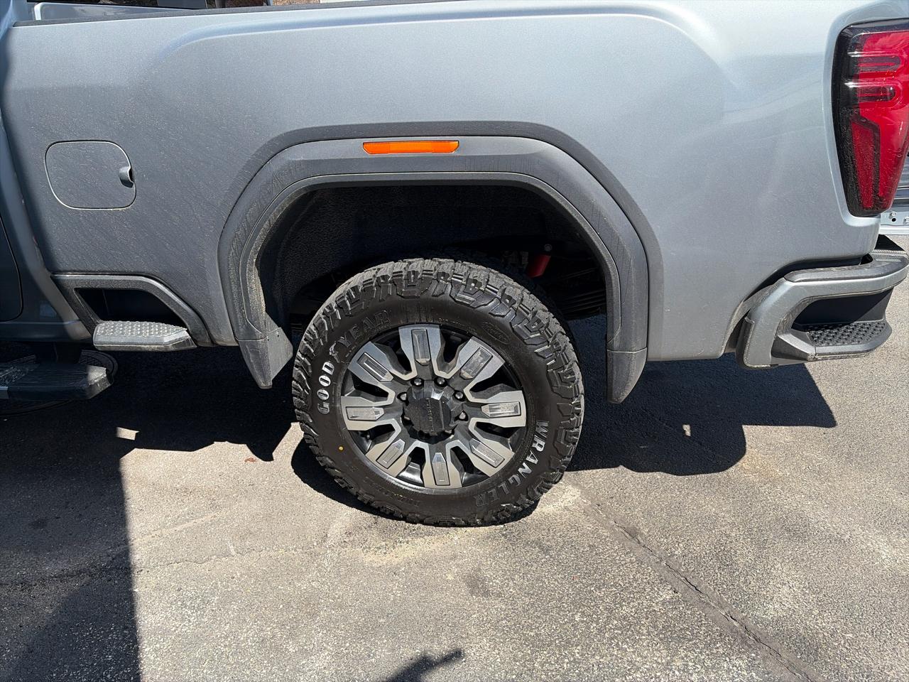 GMC Sierra 3500HD Denali Crew Cab 4WD 2025