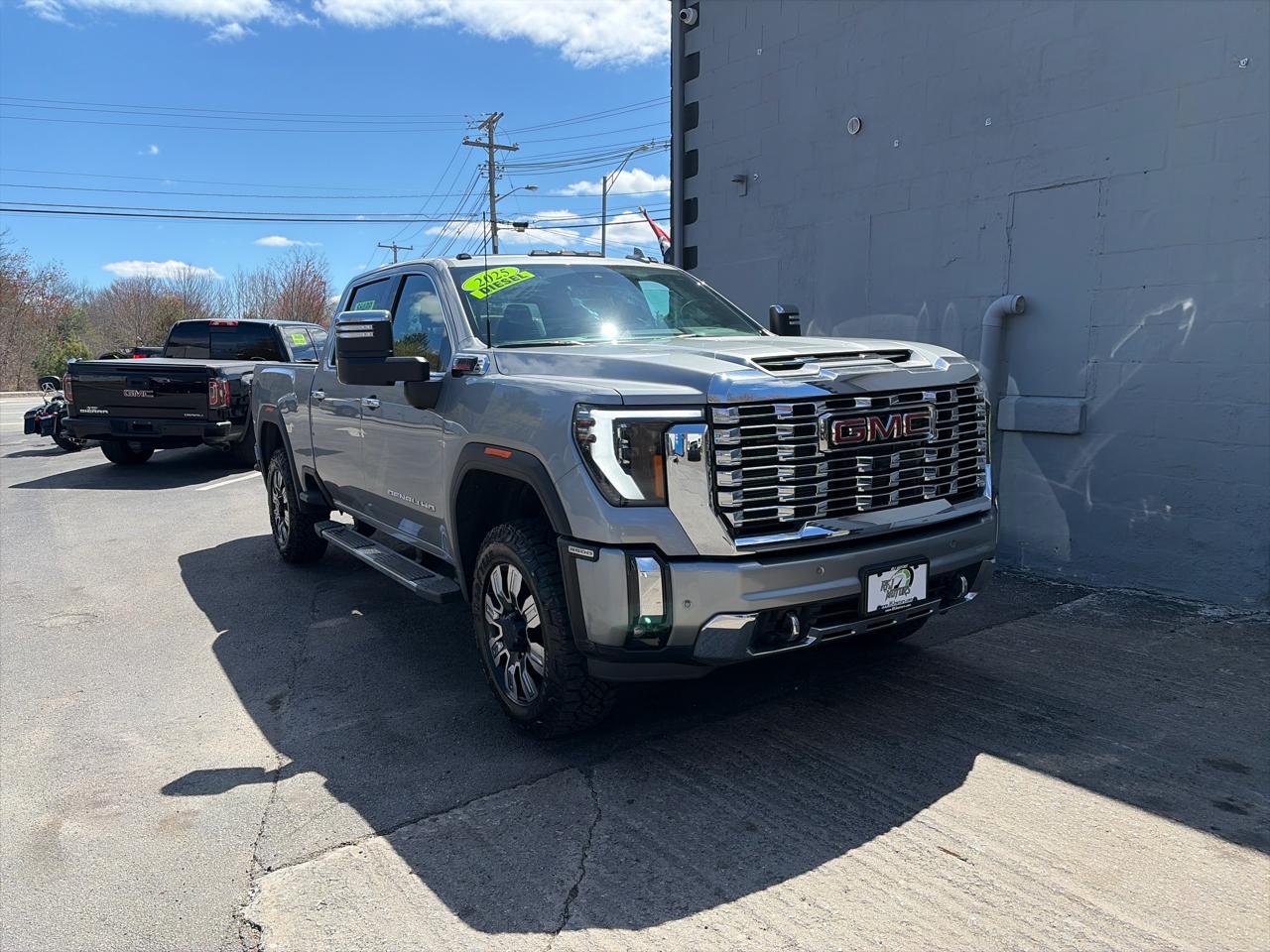 GMC Sierra 3500HD Denali Crew Cab 4WD 2025
