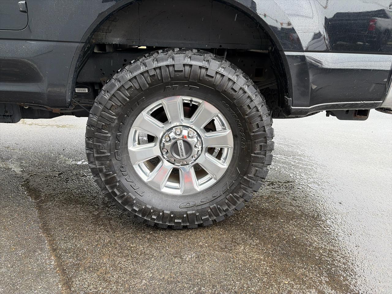 Ford F-250 SD Lariat Crew Cab Short Bed 4WD 2020