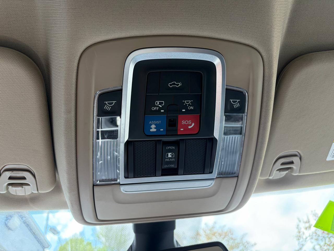 RAM 1500 Laramie Crew Cab SWB 4WD 2019