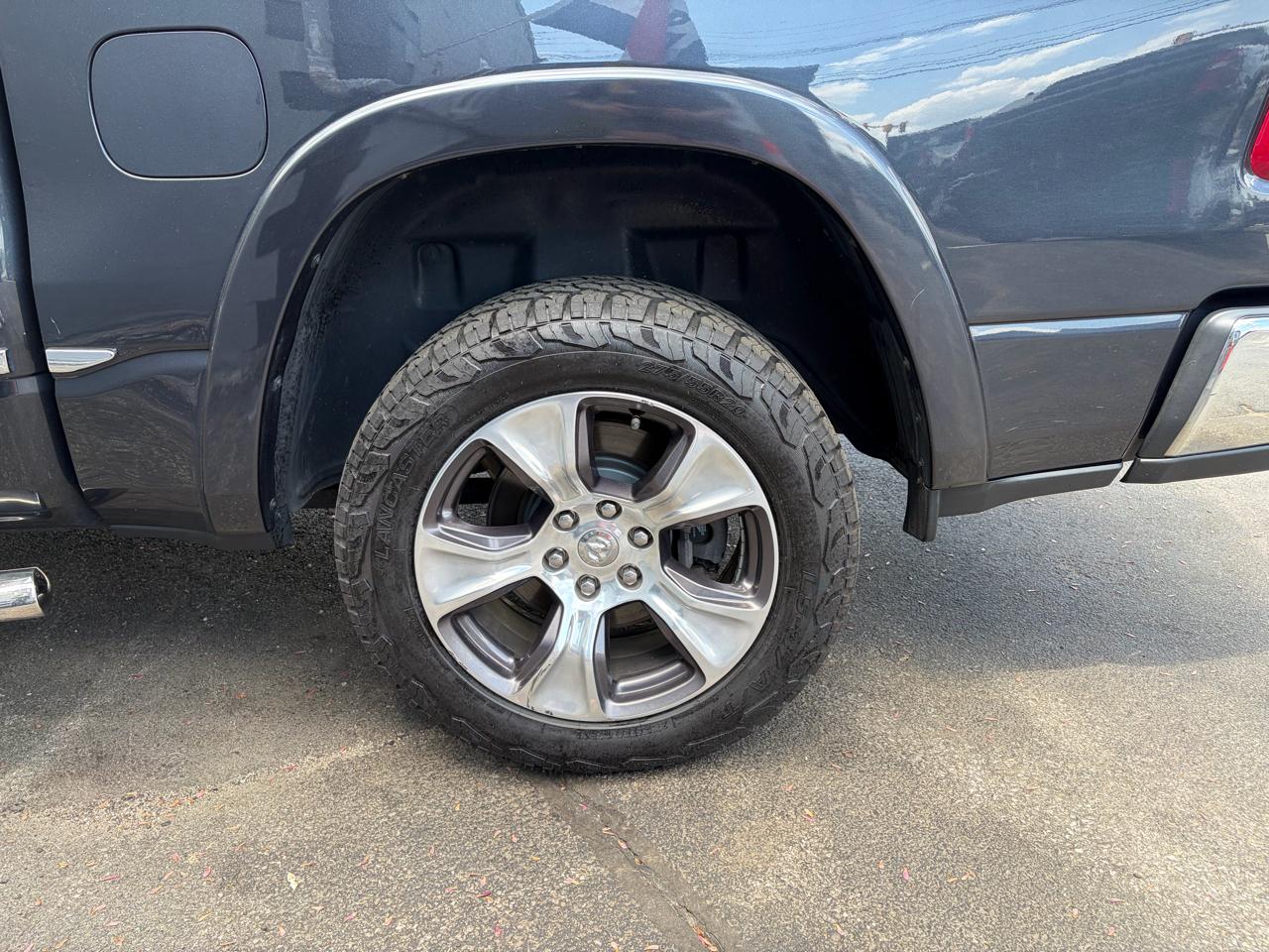 RAM 1500 Laramie Crew Cab SWB 4WD 2019