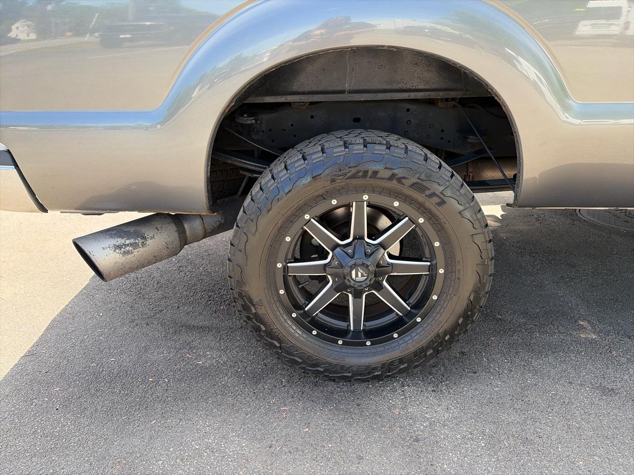 Ford F-350 SD Lariat Crew Cab 4WD 2012
