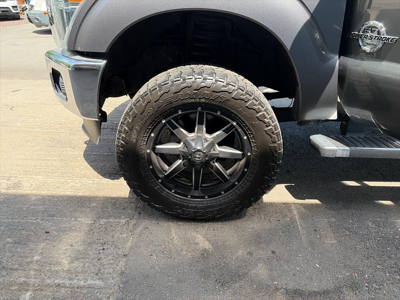 Ford F-350 SD Lariat Crew Cab 4WD 2012