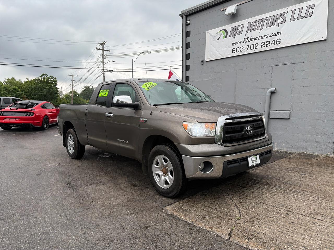 Toyota Tundra Tundra-Grade 5.7L Double Cab 4WD 2013