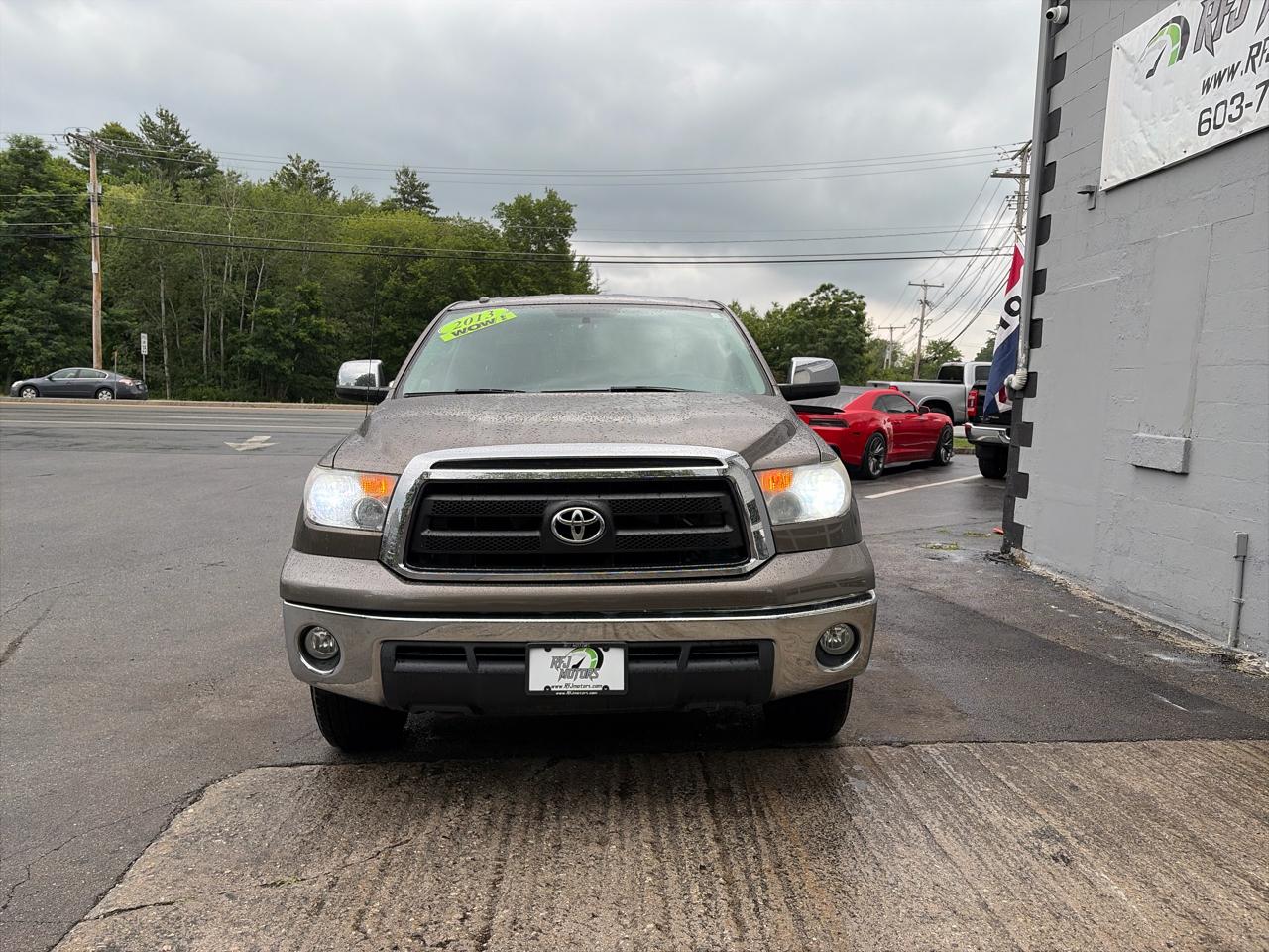 Toyota Tundra Tundra-Grade 5.7L Double Cab 4WD 2013