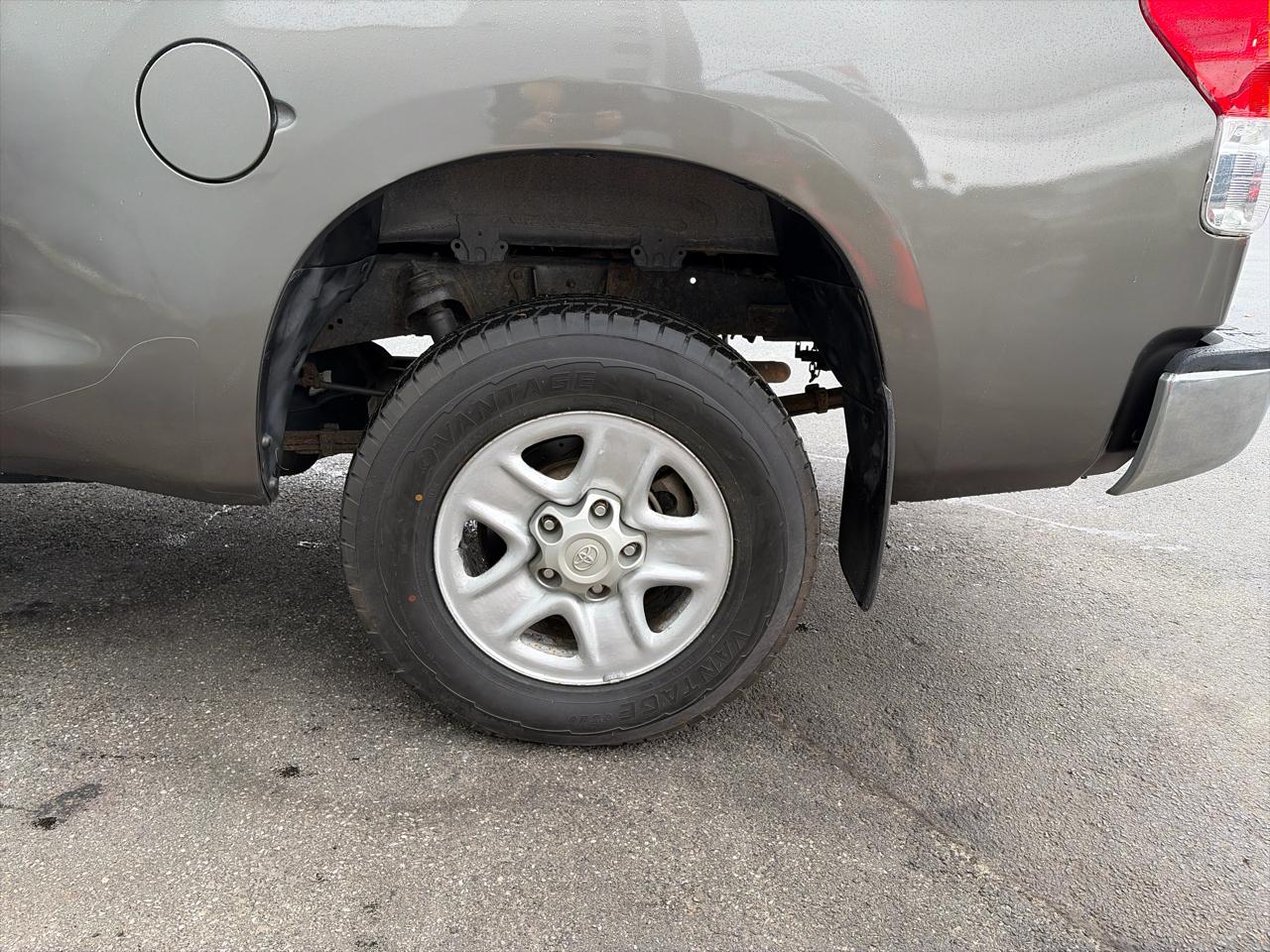 Toyota Tundra Tundra-Grade 5.7L Double Cab 4WD 2013