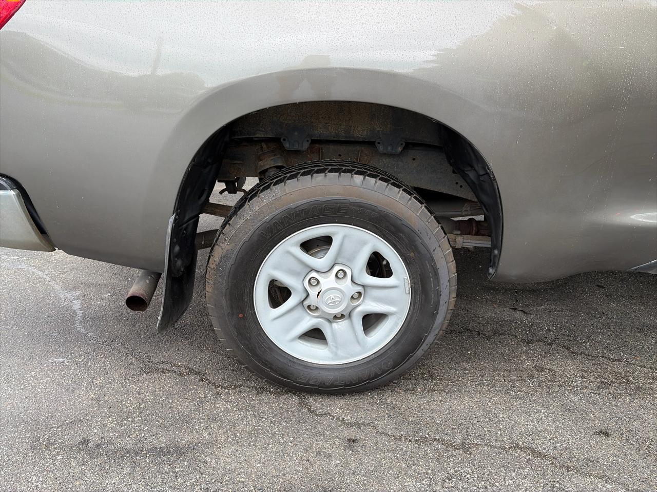 Toyota Tundra Tundra-Grade 5.7L Double Cab 4WD 2013