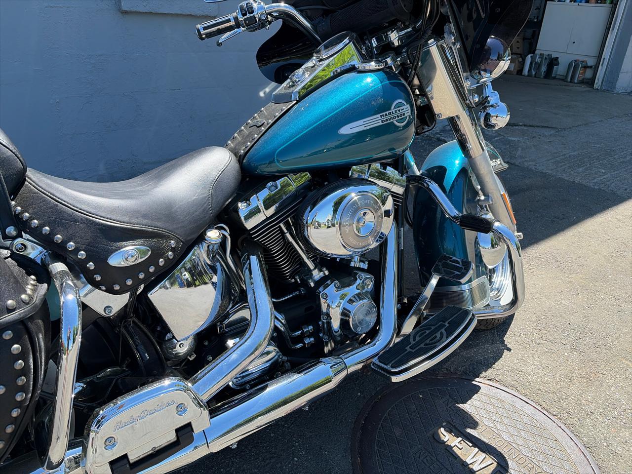 Harley-Davidson FLSTCI  2004