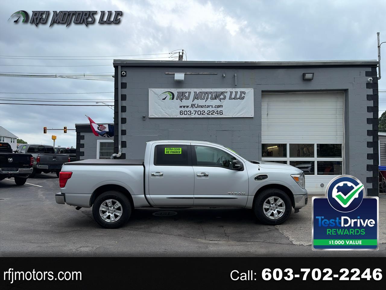 Nissan Titan SV Crew Cab 4WD SWB 2017