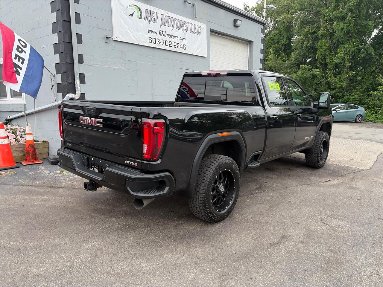GMC Sierra 2500HD AT4 Crew Cab 4WD 2020