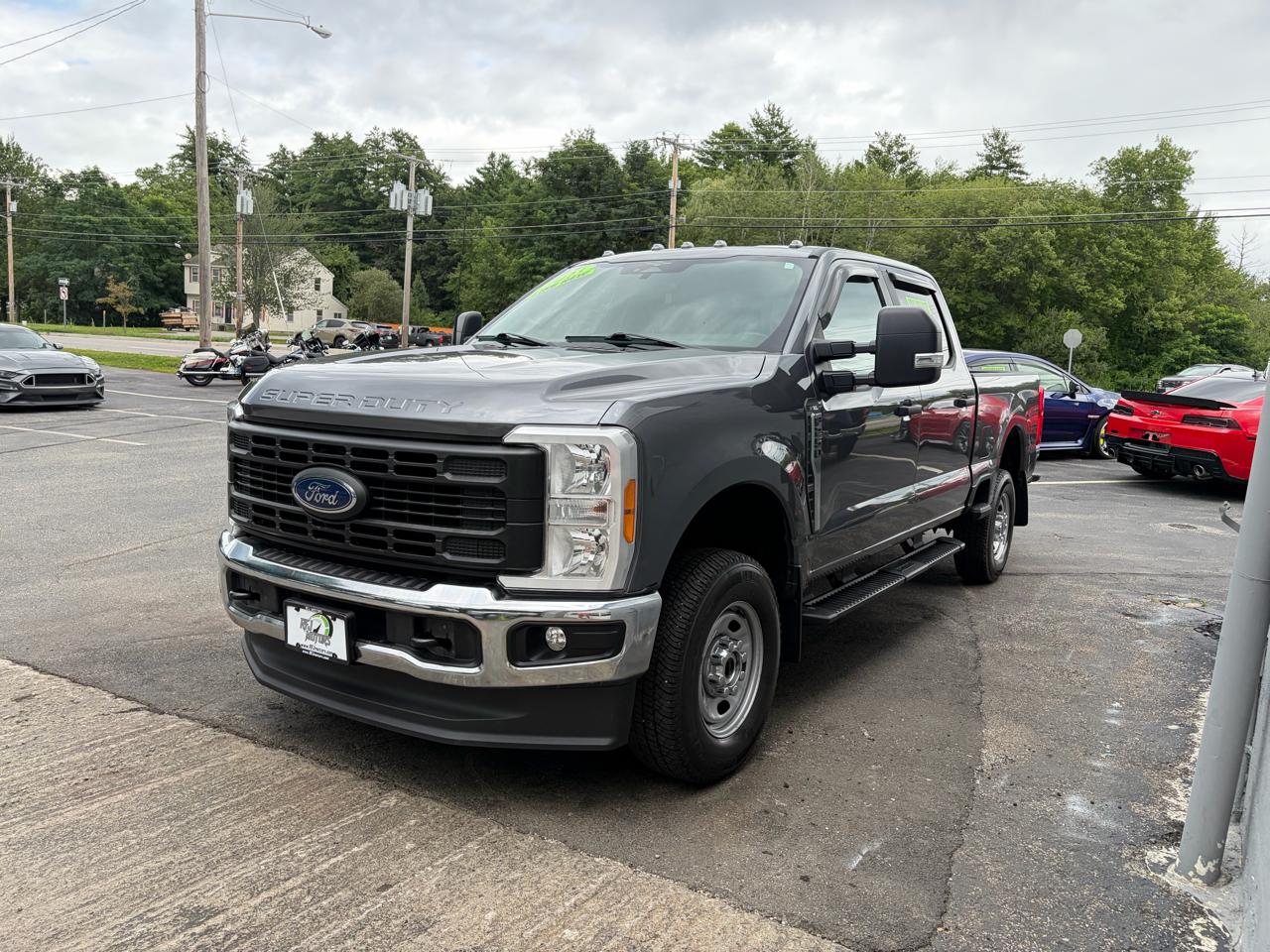 Ford F-250 SD XL Crew Cab 4WD 2023