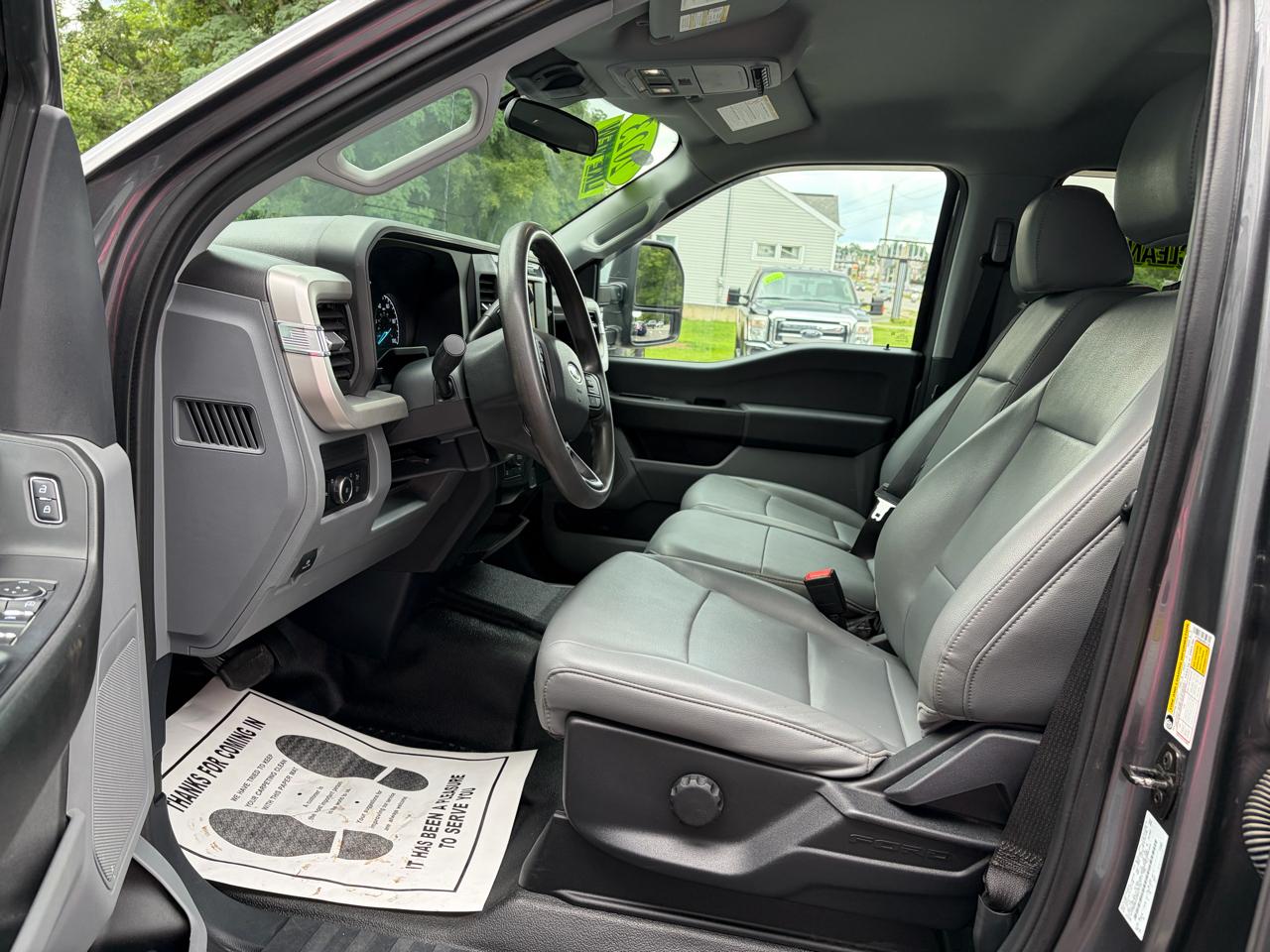 Ford F-250 SD XL Crew Cab 4WD 2023