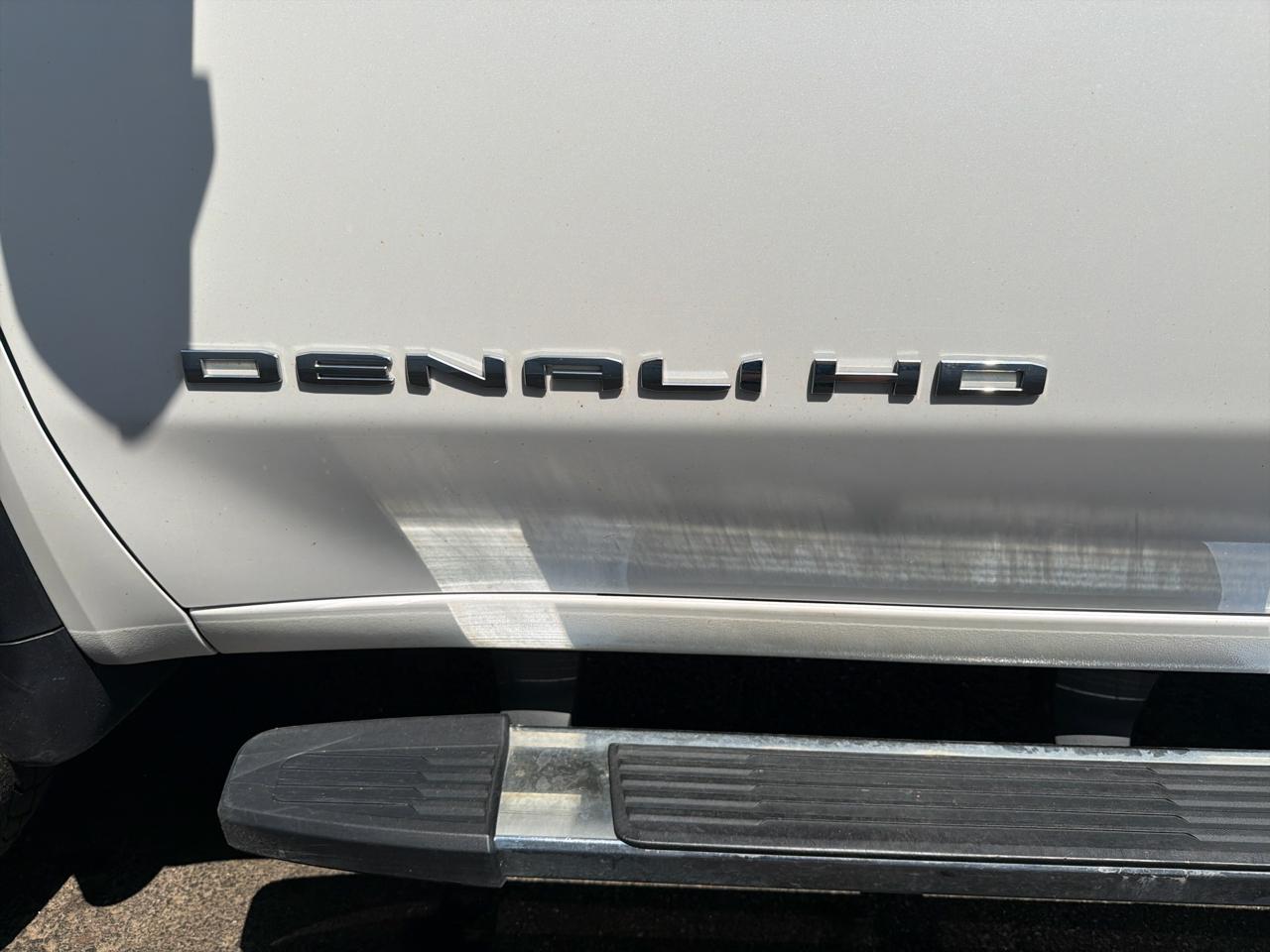 GMC Sierra 2500HD Denali Crew Cab 4WD SB 2022