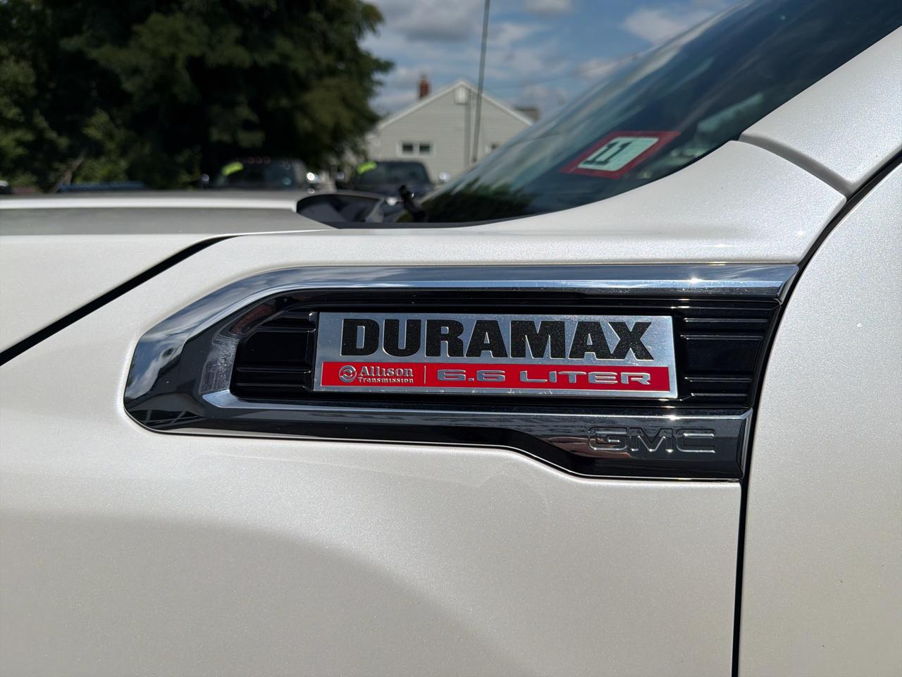 GMC Sierra 2500HD Denali Crew Cab 4WD SB 2022