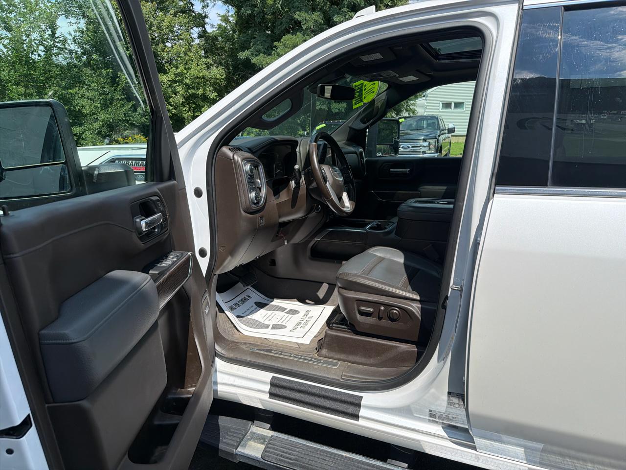 GMC Sierra 2500HD Denali Crew Cab 4WD SB 2022