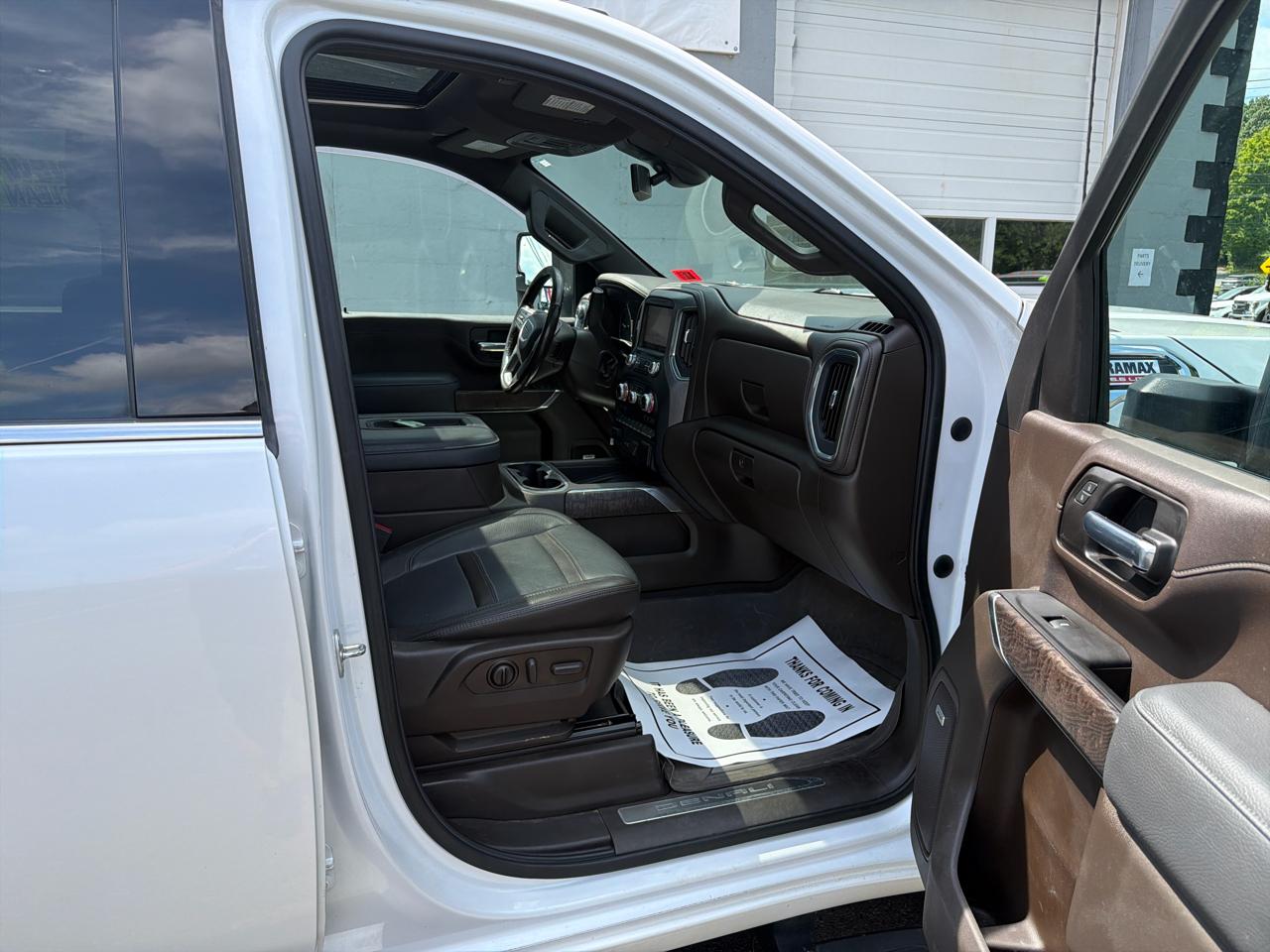 GMC Sierra 2500HD Denali Crew Cab 4WD SB 2022