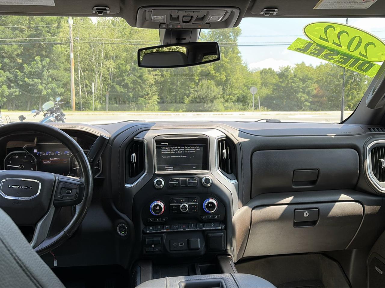 GMC Sierra 2500HD Denali Crew Cab 4WD SB 2022