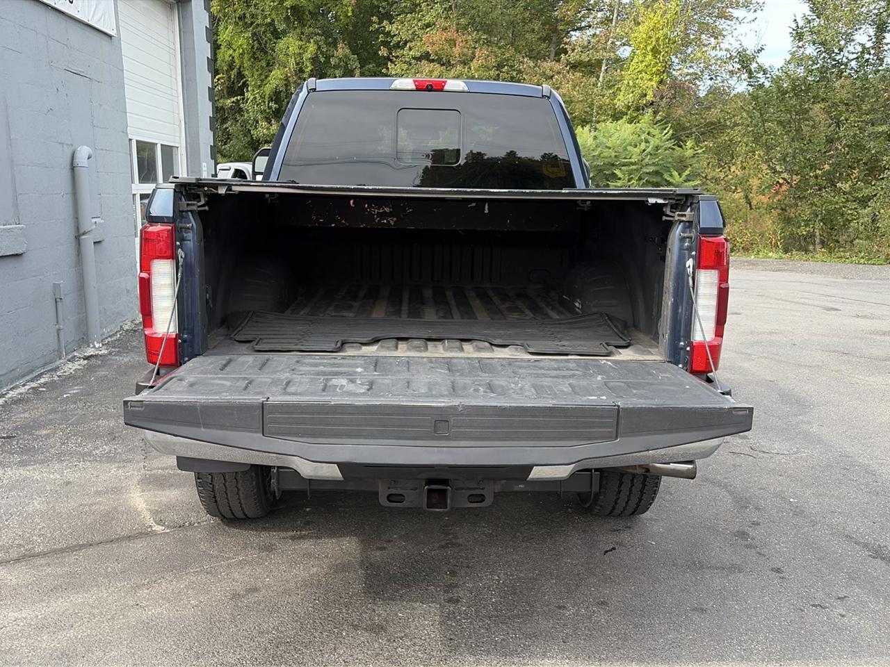Ford F-350 SD Lariat Crew Cab 4WD 2019
