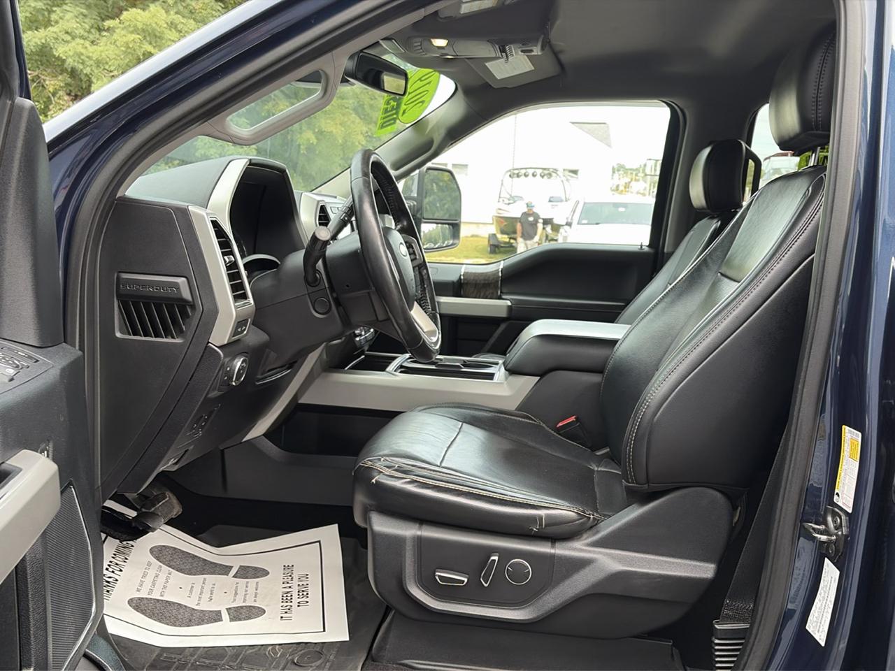 Ford F-350 SD Lariat Crew Cab 4WD 2019