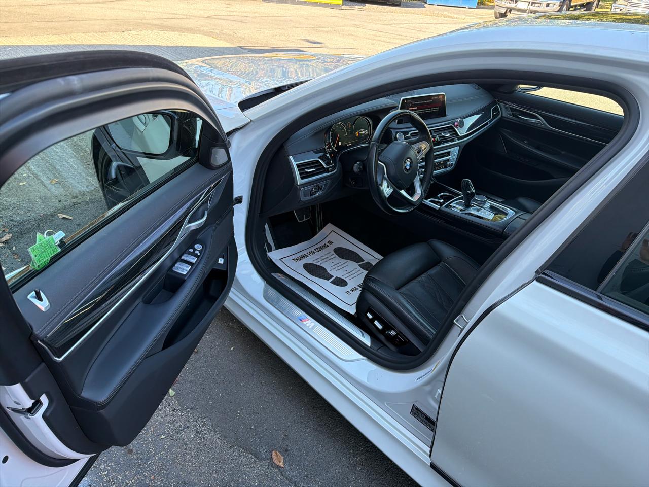 BMW 7-Series  2019