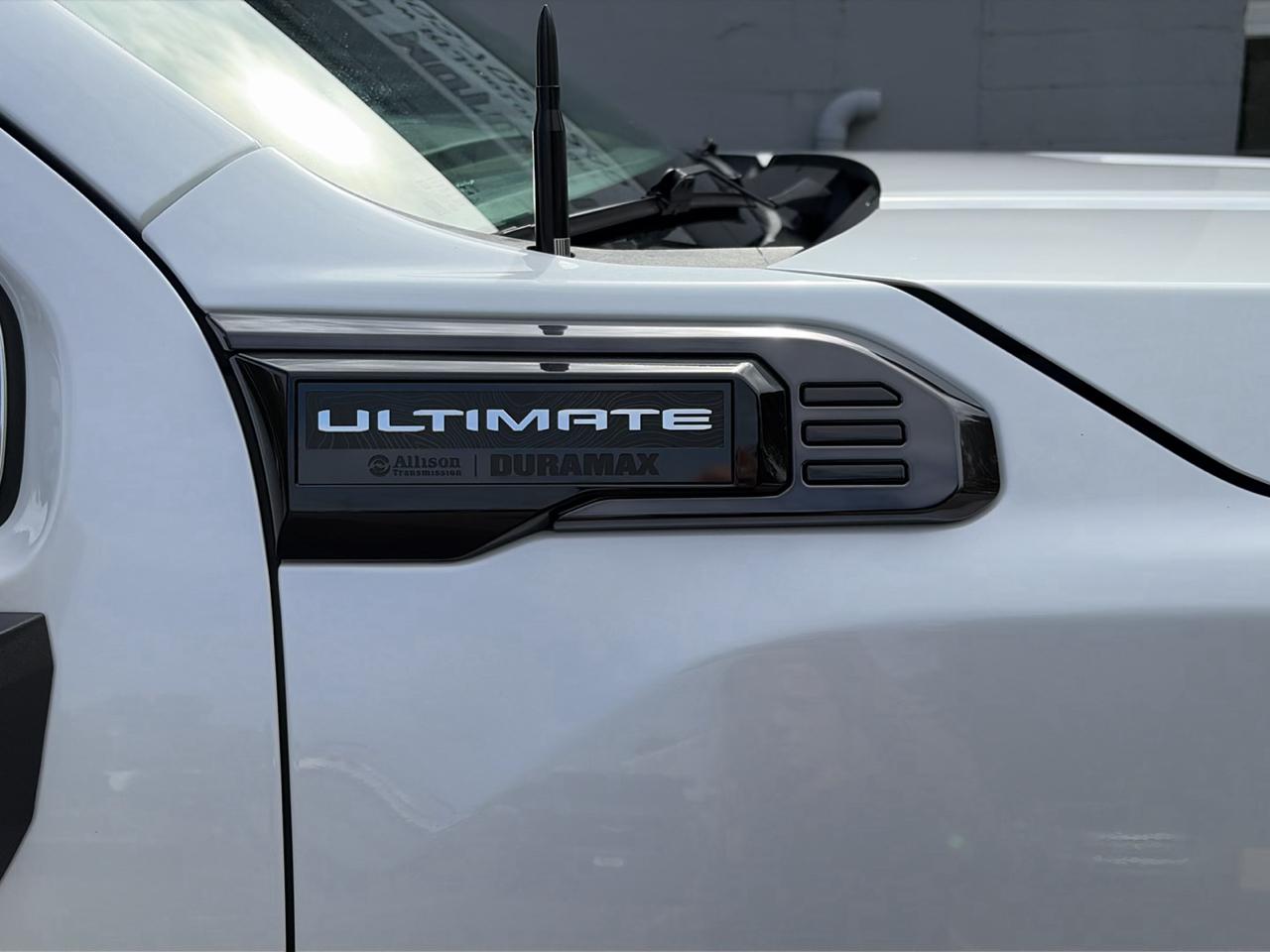 GMC Sierra 2500HD Denali Ultimate Crew Cab 4WD 2024