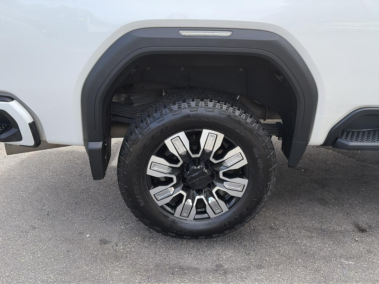 GMC Sierra 2500HD Denali Ultimate Crew Cab 4WD 2024