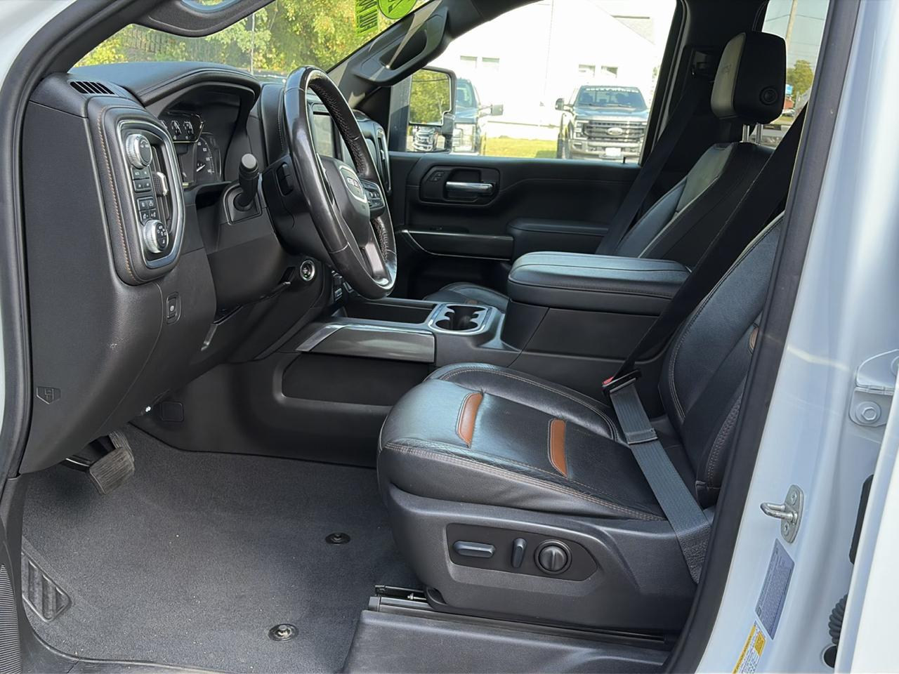 GMC Sierra 3500HD AT4 Crew Cab 4WD 2023