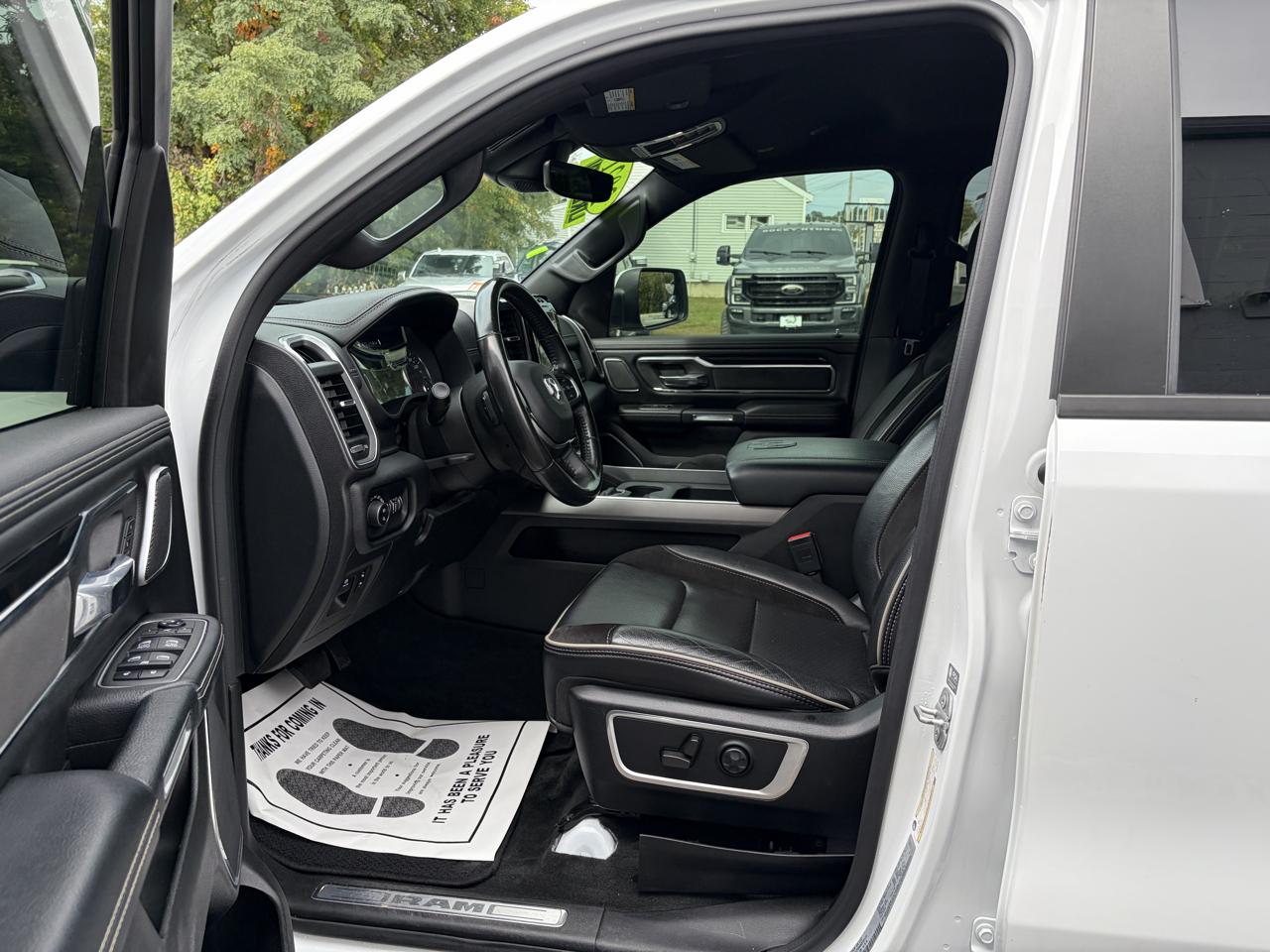 RAM 1500 Big Horn 4x4 Crew Cab 5'7" Box 2021