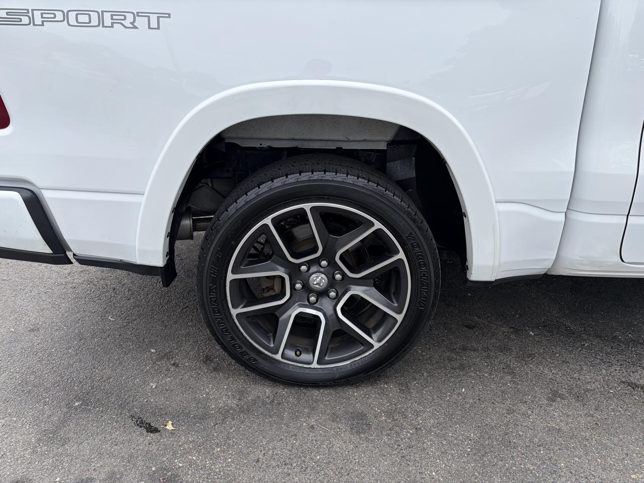 RAM 1500 Big Horn 4x4 Crew Cab 5'7" Box 2021